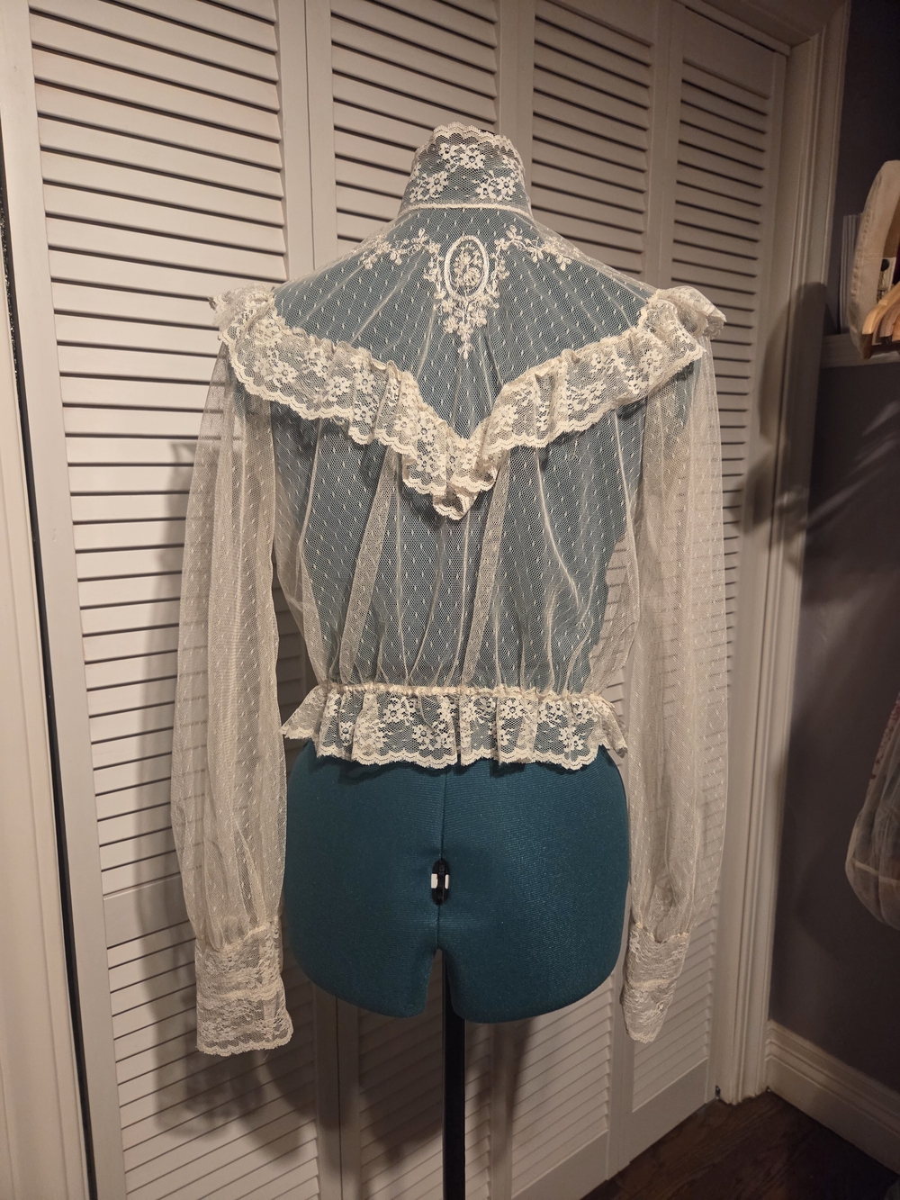 Vintage Delicate Sheer Lace Blouse in Ivory - Picture 2 of 3